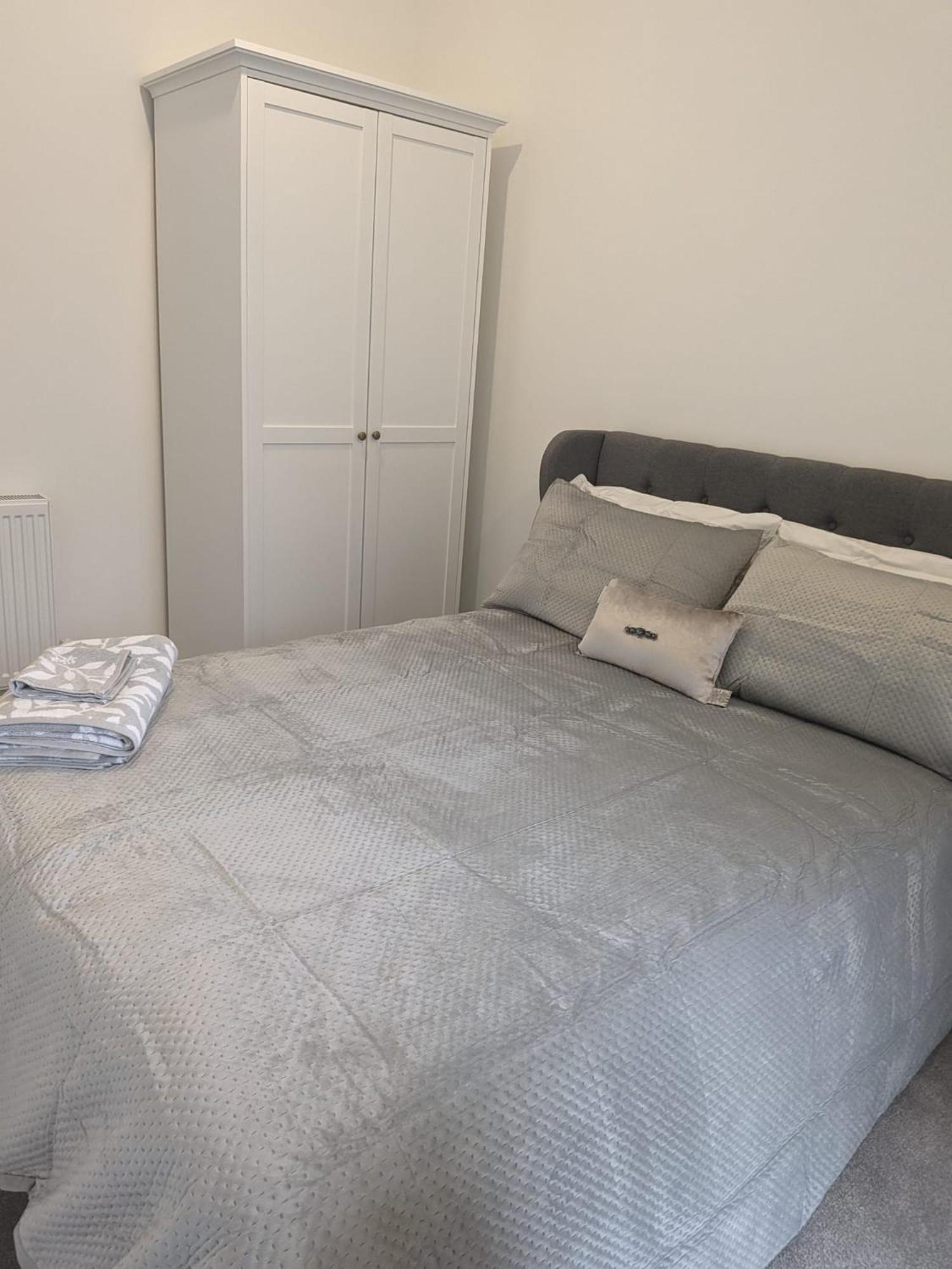 Contemporary Double Ensuite Room バーミンガム エクステリア 写真