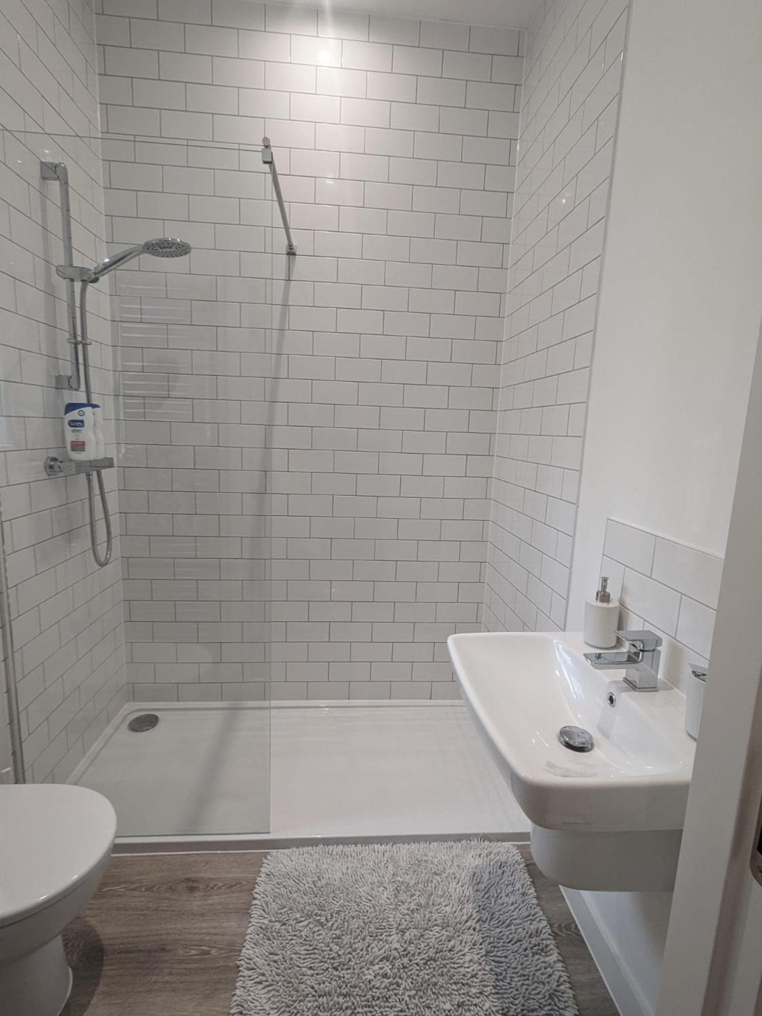 Contemporary Double Ensuite Room バーミンガム エクステリア 写真